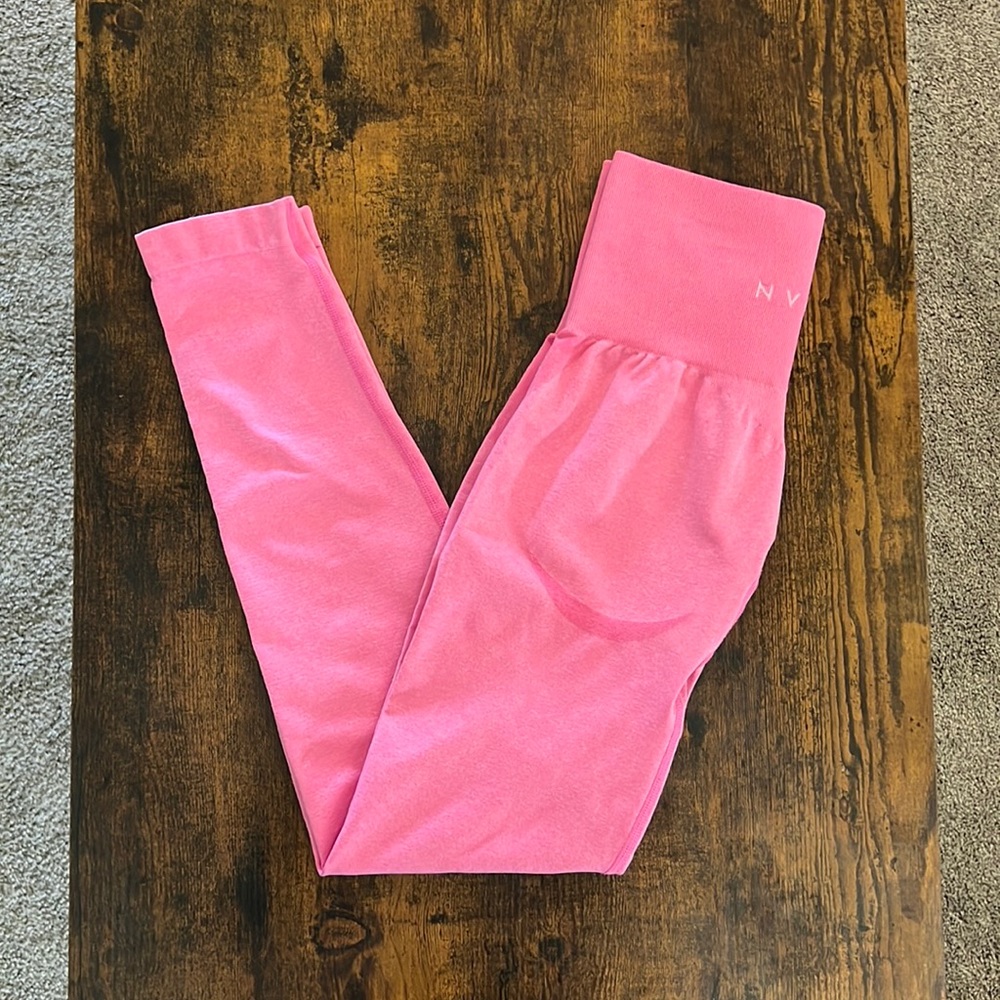XS NVGTN Bubble Gum Pink Contour Seamless Leggings